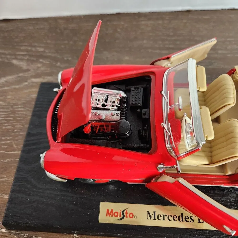 Maisto Red 1955 Mercedes Benz 190SL 1:18 Diecast Car # 31824 With Box and Stand